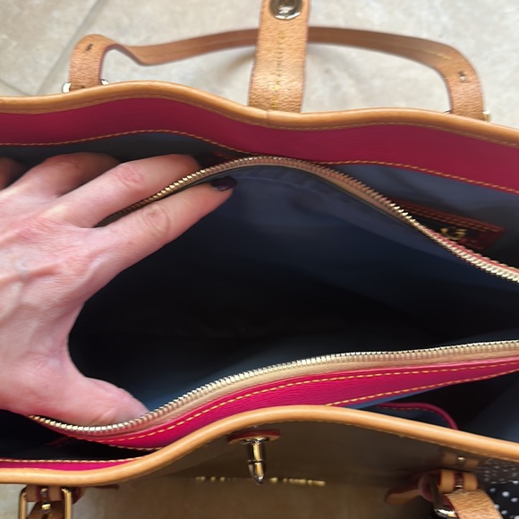 Dooney & Bourke large patent chocolate Bag. - Picture 8 of 14